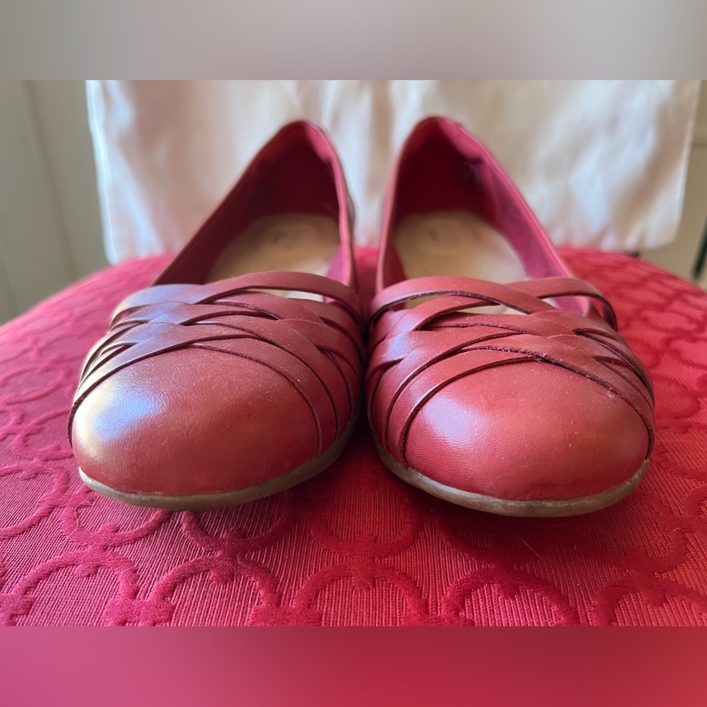 Clarks flats in red